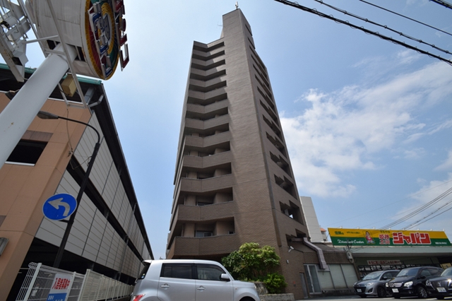 建物外観　防犯カメラ・ＴＶ付インターホンもついてます！