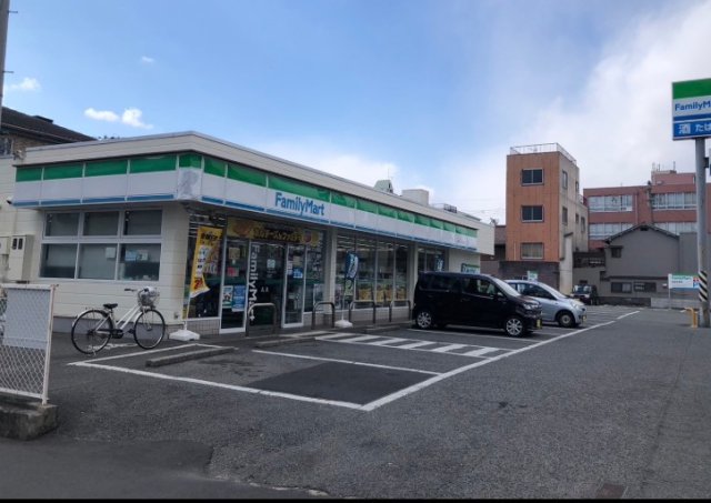 コンビニ　ファミリーマート　姫路土山東の町店（コンビニ）まで300m