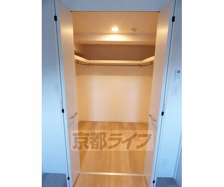 収納　広々とした収納です。