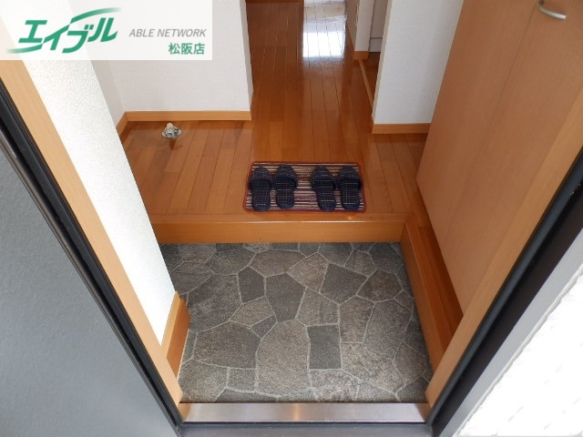 玄関　同タイプの部屋写真です。