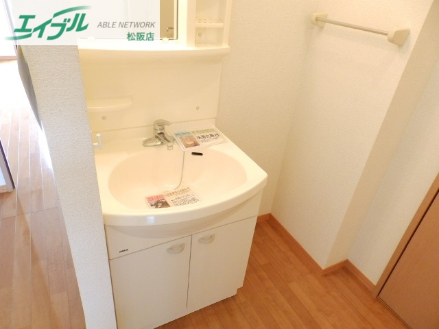洗面設備　同タイプの部屋写真です。