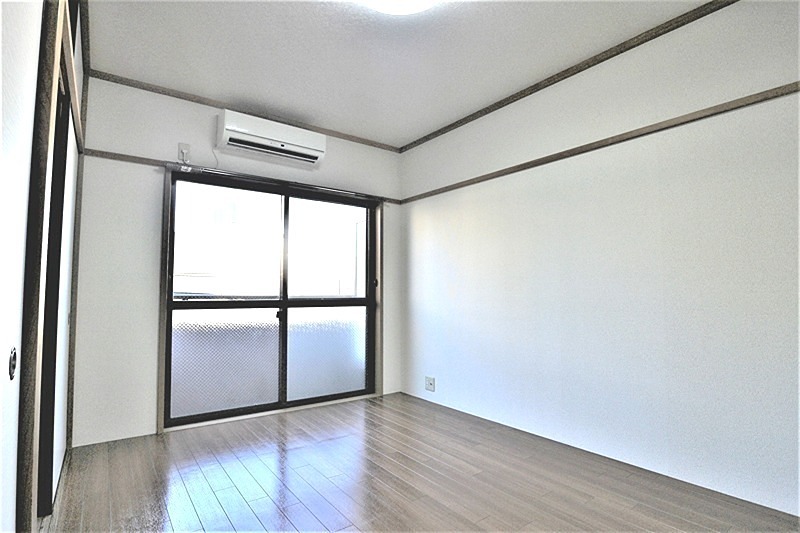 居室・リビング　約6帖の洋室！