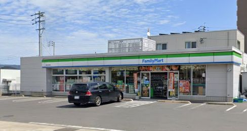 コンビニ　ファミリーマート 高松伏石町店（コンビニ）まで364m