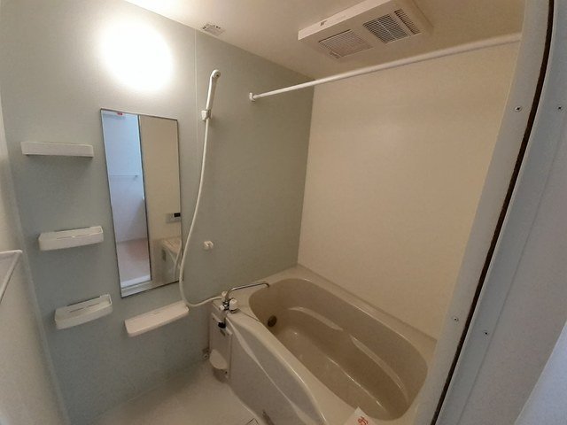 バス・シャワールーム　ゆったり過ごせるお風呂です