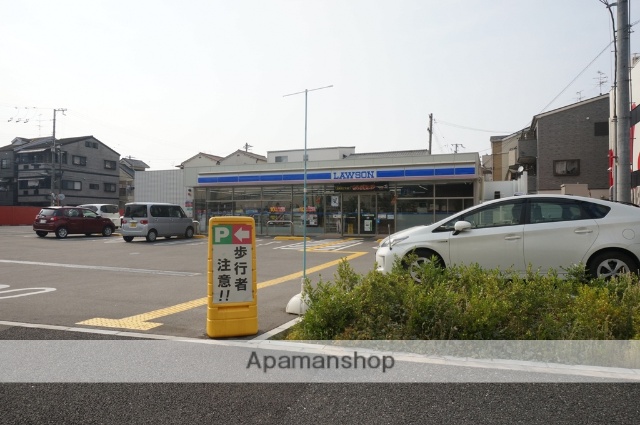 コンビニ　ローソン（コンビニ）まで977m