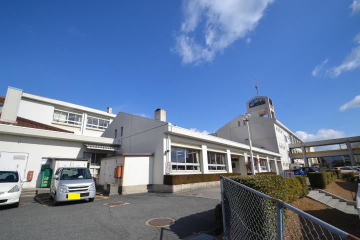 小学校　西条小学校（小学校）まで639m