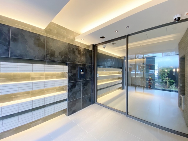 エントランス　オートロック完備