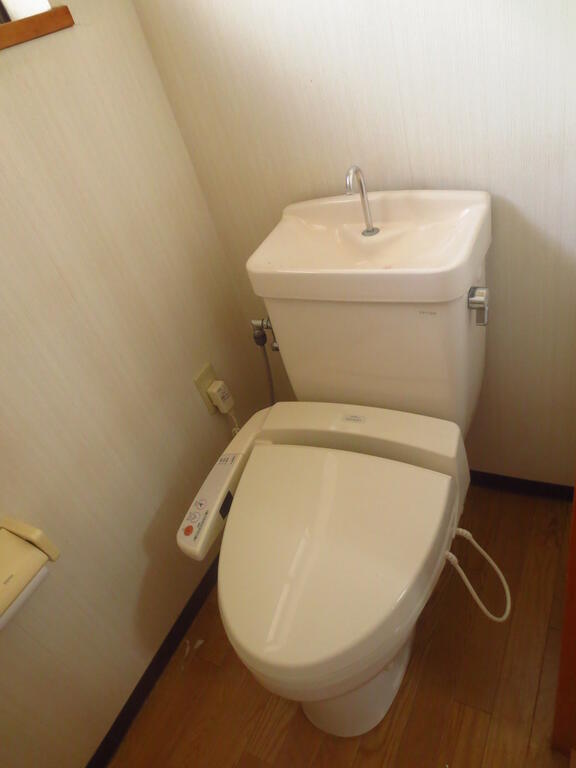 トイレ　鳥大生におすすめ！セパレート！窓が多く、換気や採光しやすい！