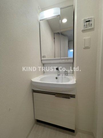 洗面設備　コンパクトで使いやすい洗面所