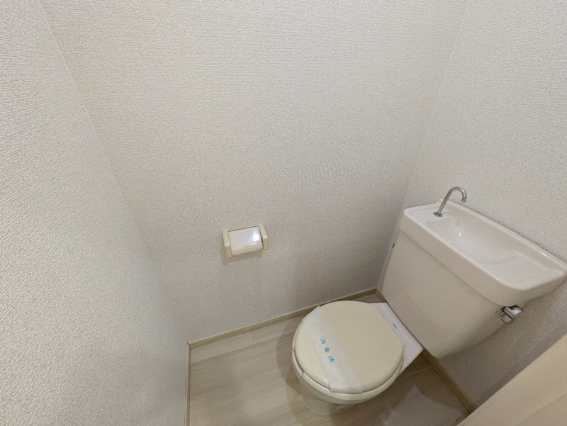 トイレ　※別部屋参考写真※