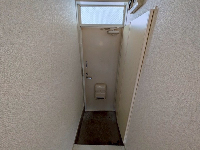 玄関　※別部屋参考写真※
