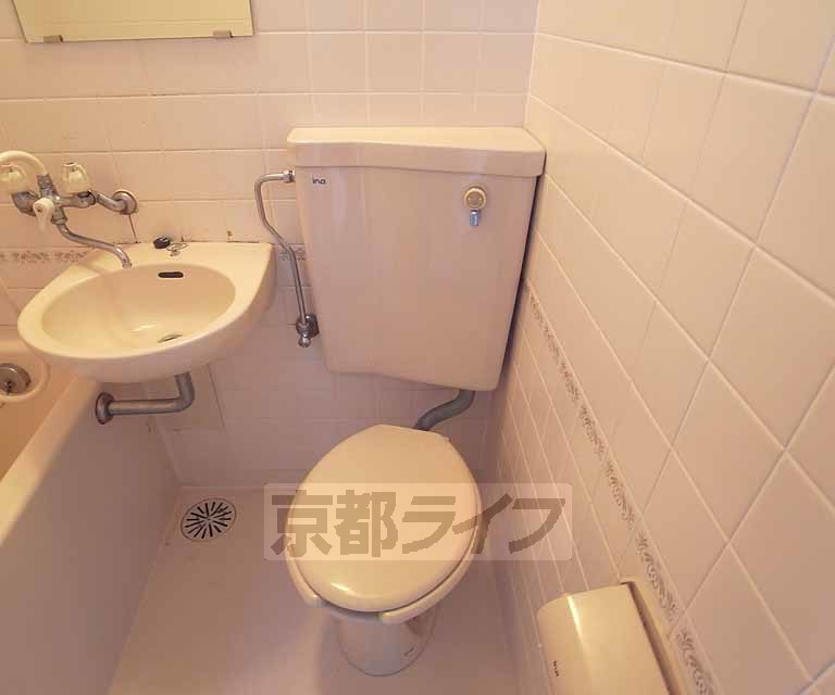 トイレ　ユニットバストイレです