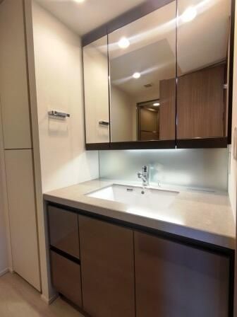 洗面設備　広い洗面スペース