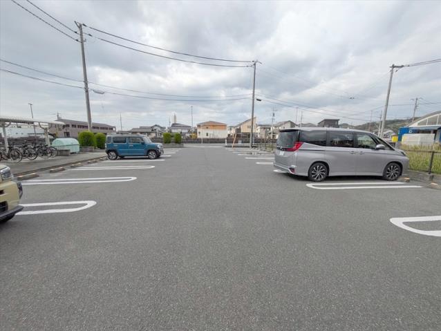 駐車場　エントランス