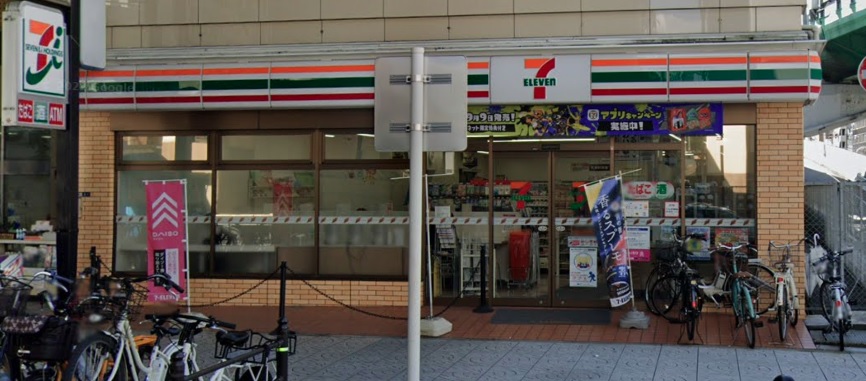 コンビニ　セブンイレブン 大阪久太郎町4丁目店（コンビニ）まで107m