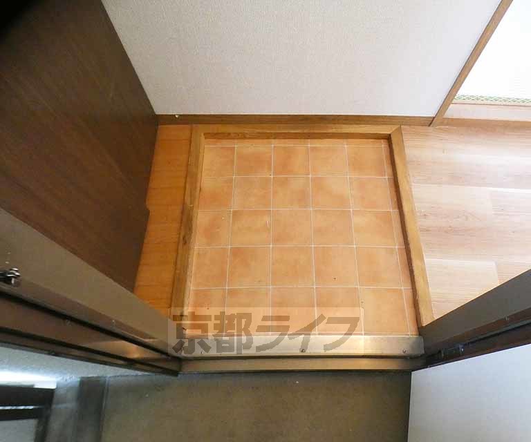 玄関　大きな段差がありません