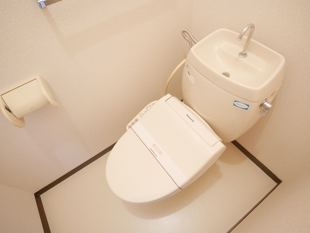 トイレ　★温水洗浄便座付きのトイレです★