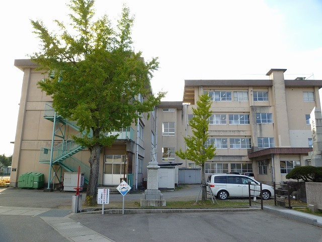 その他　東五位小学校（その他）まで400m