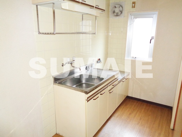 キッチン　窓付きキッチンです☆