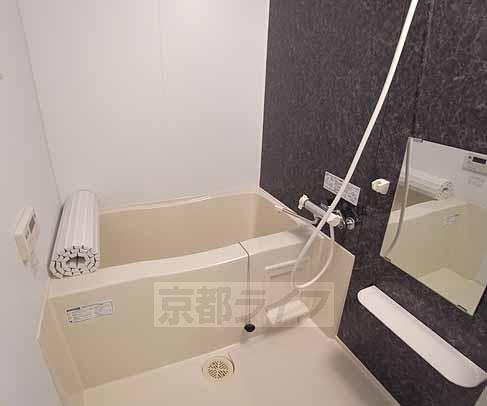 バス・シャワールーム　ゆったり浸かれます。