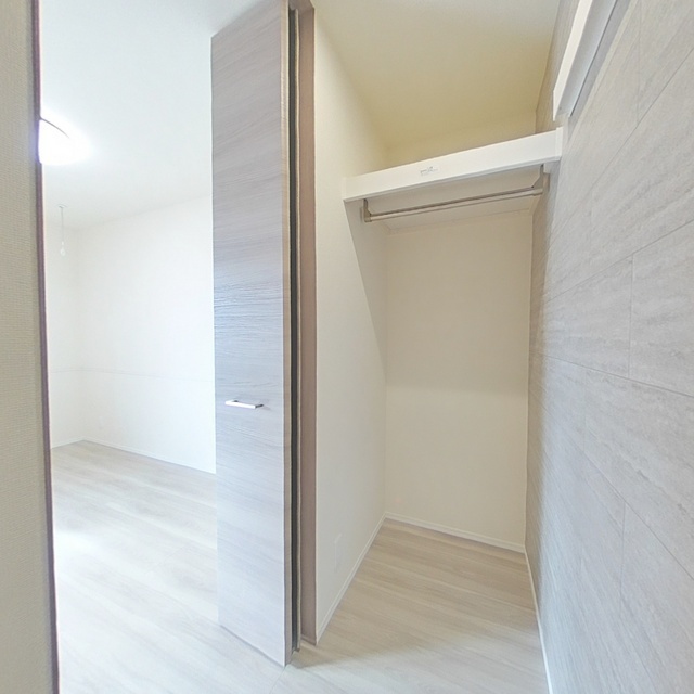 収納　ワンステップクローゼット