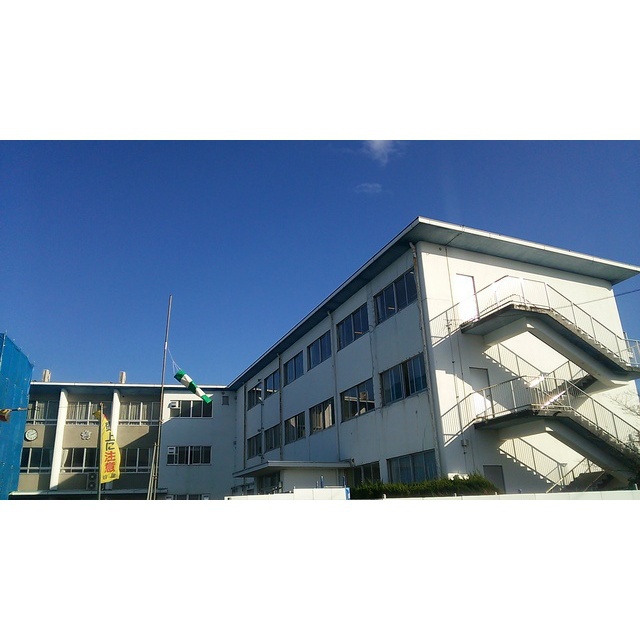 小学校　牛牧小学校（瑞穂）（小学校）まで1310m