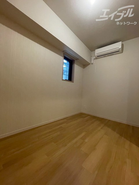 その他部屋・スペース　洋室約４．５帖ございます