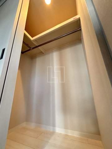収納　ルフォンプログレ堺筋本町タワーレジデンス　ウォークインクロー