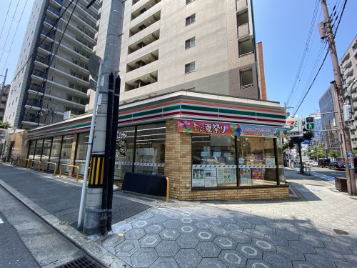 コンビニ　セブンイレブン（コンビニ）まで140m