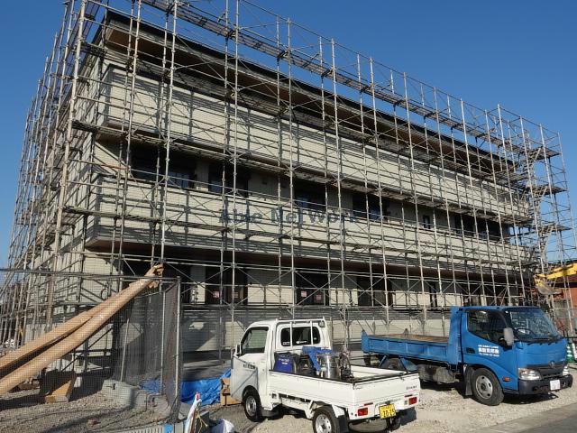 建物外観　建築中