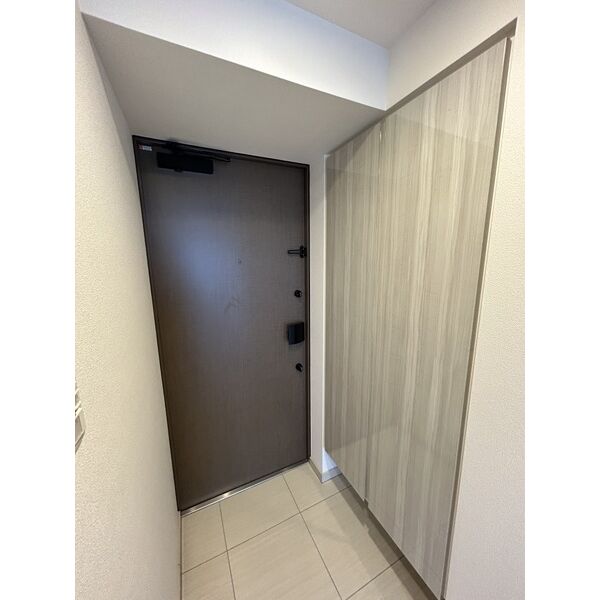 玄関　※同建物同型別のお部屋
