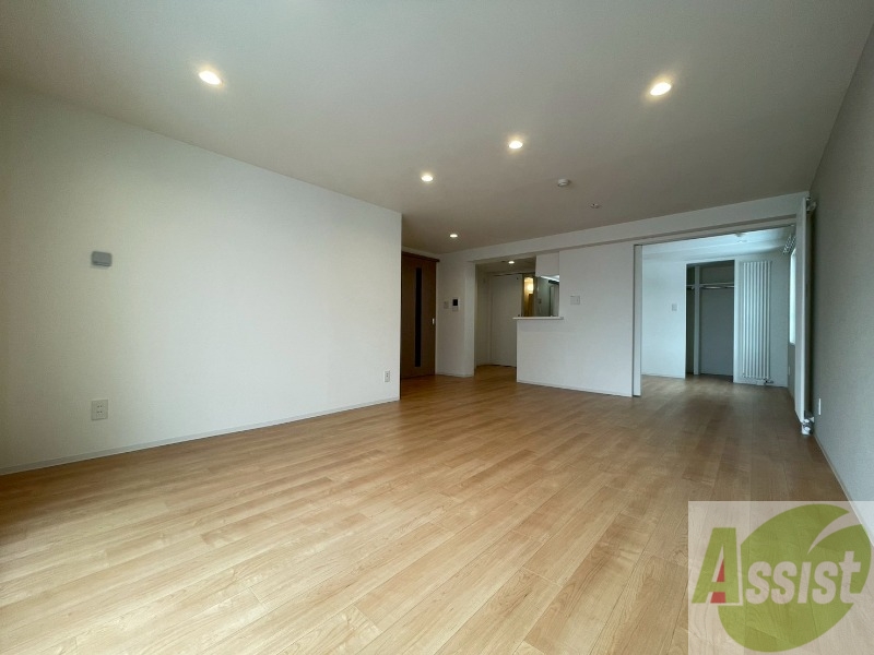 居室・リビング　広々としたリビングですね。使い勝手がよさそうですね！