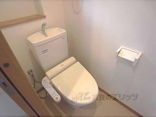 トイレ　洗浄機能のついたトイレです。