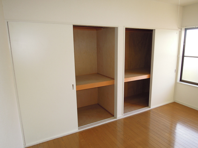 収納　洋室収納