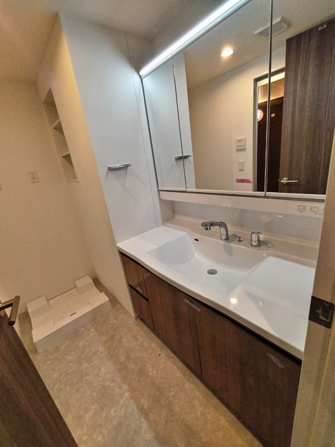 洗面設備　◆シャワー付洗面化粧台◆