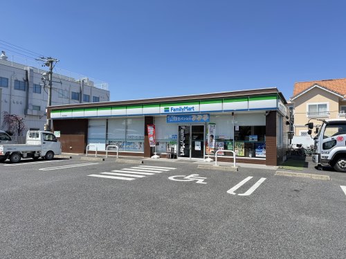 コンビニ　ファミリーマート 朝宮公園前店（コンビニ）まで388m