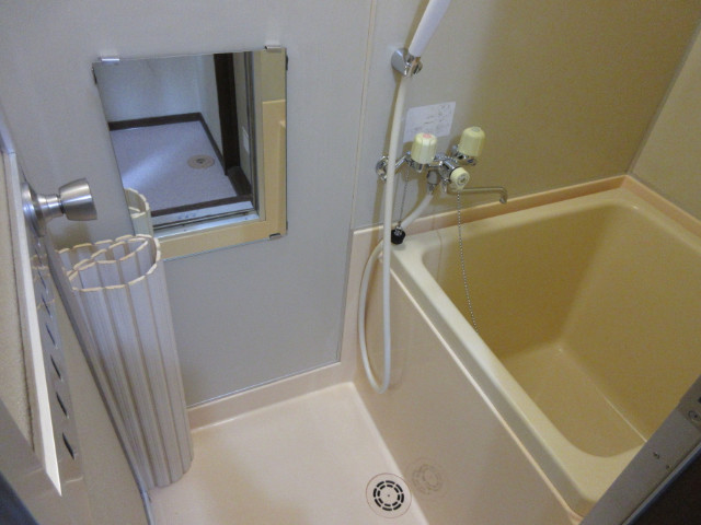 バス・シャワールーム　バス