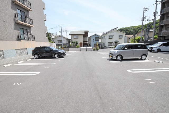 駐車場　ヴァンベール京山