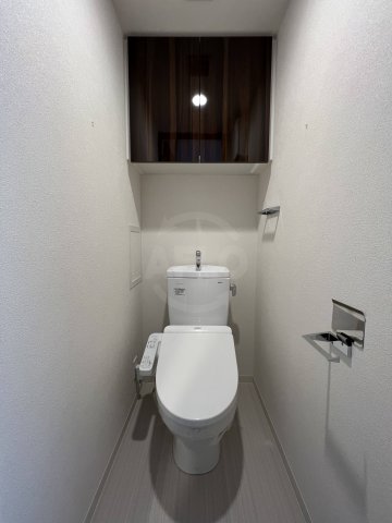 トイレ　プレサンスOSKA DOME CITYビーツ　温水洗浄便座