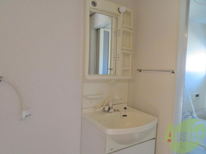 洗面設備　洗面所は独立していて朝の準備もバッチリＯＫです。