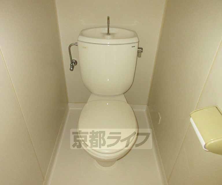 トイレ　真っ白な清潔感のあるトイレ！