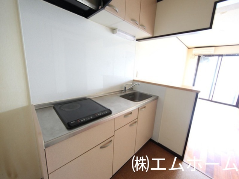 キッチン　システムキッチン（IHクッキングヒータ）