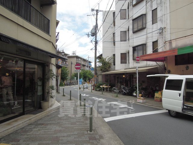 コンビニ　ファミリーマート　北野白梅町（コンビニ）まで504m