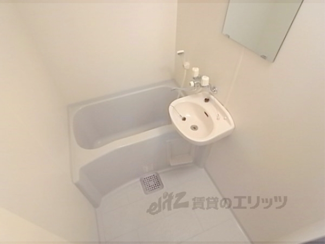 バス・シャワールーム　バス