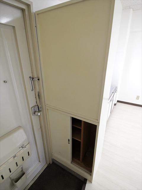 玄関　松山市高砂町　豊洋ハイツ　靴収納