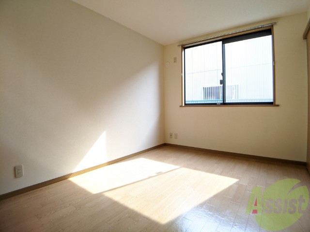 その他部屋・スペース　壁が白いので、部屋に圧迫感を感じにくいですね。