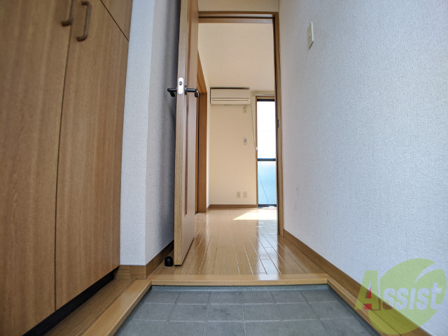 玄関　玄関でございます。毎日の出入りはこちらから。