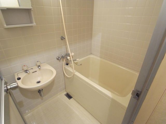 バス・シャワールーム　人気のバス・トイレ別となっています。