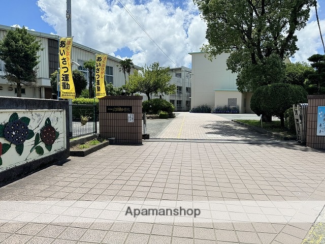 小学校　熊本市立北部東小学校（小学校）まで900m