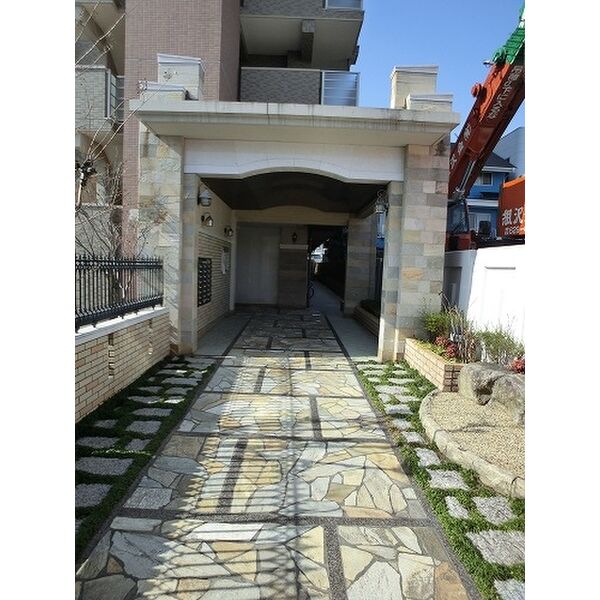 エントランス　物件の画像17